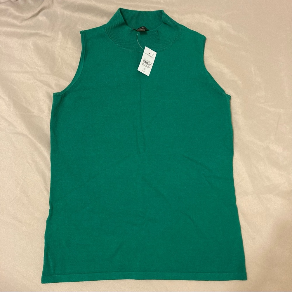 NWT Ann Taylor mock neck top